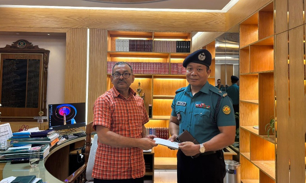 মব নিয়ন্ত্রণ করে পুরস্কার পেলেন সেই ওসি